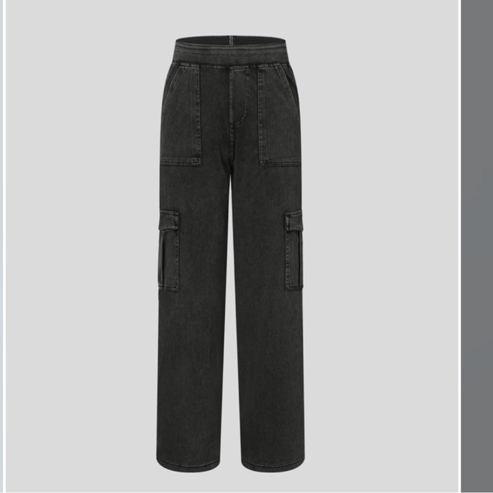 HALARA Black Cargo Pants - Picture 15 of 15